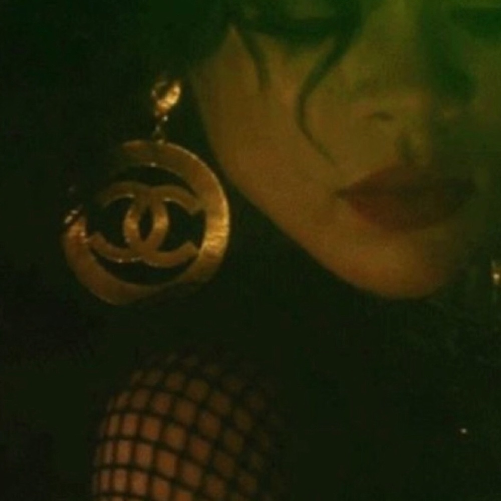 Chanel Vintage CC Gold Clip On Earrings - Picture 7 of 7